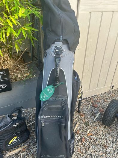 Folding Electric Golf Caddy/Trolley & Clubs & Accessories
