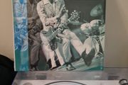 Chuck Berry rockin vinyl
