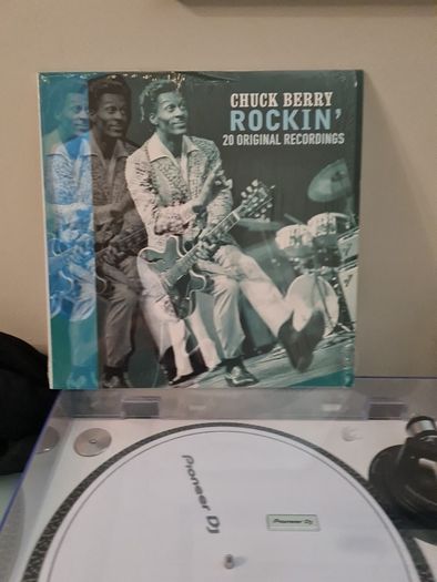 Chuck Berry rockin vinyl