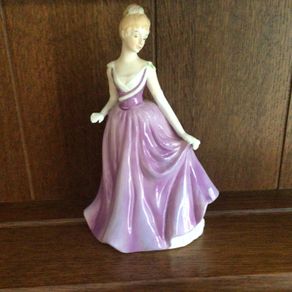 Leonardo Figurine Katherine