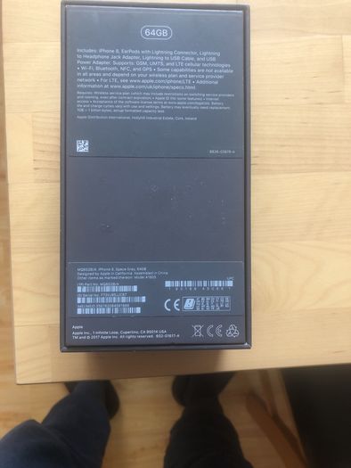 Apple IPhone 8 64gb Unlocked Boxed +accessories