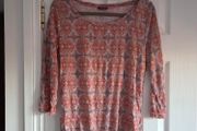 3/4 sleeves and a ruched bottom hem top size 10