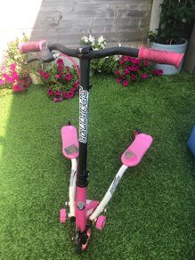 Pink flicker scooter