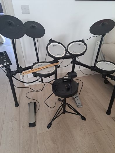 Roland electronic Drum kit