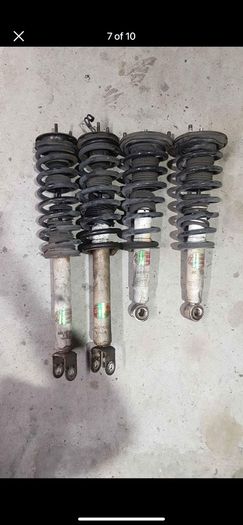 R32 skyline shocks and lowering springs
