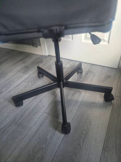 desk chair