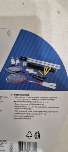 Badminton set