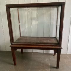 display case