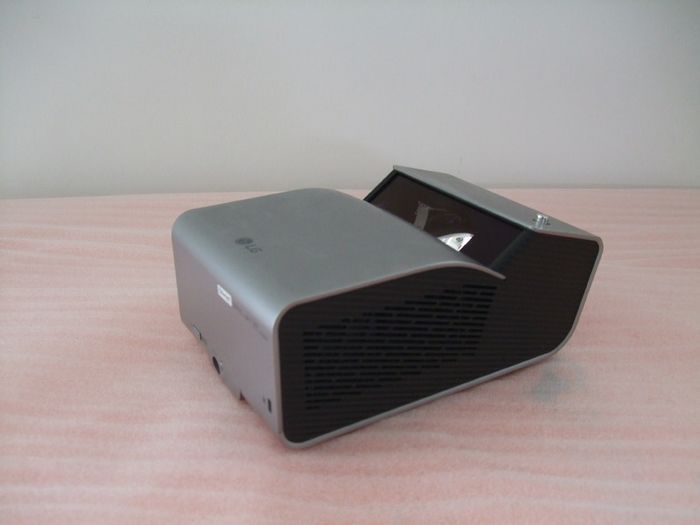 For Parts - LG Projector