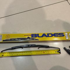 Rear wiper blade arm