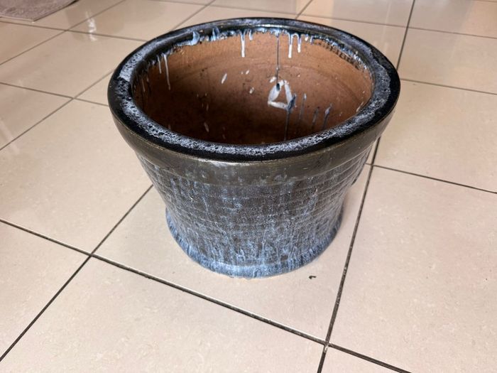 Ceramic pot