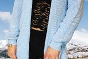 Cardigan sweater Model not fastened