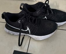 Nike react runners size 2.5