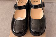 New Clarks school shoes UK9.5E