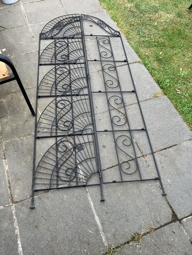 Folding metal shelving