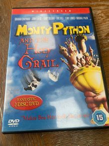 Monty Python and the Holy Grail (2 disc special edition)