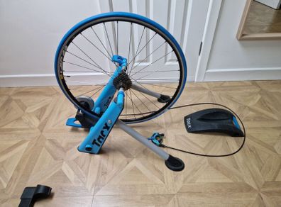 Tacx turbo trainer and wheel