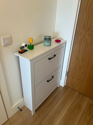 Furniture cabinet