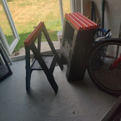 Compact saw horse