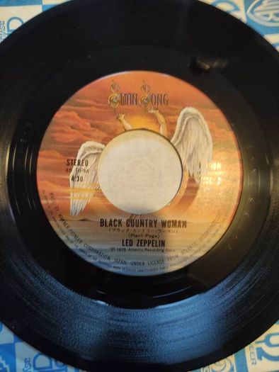 Led Zeppelin - Trampled under foot / Black country woman - Japanese