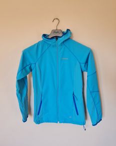 Columbia omni shield hoodie Size small Pit to pit 19" in excellent condition