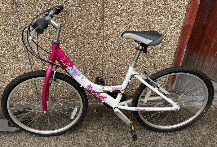 Girls bike