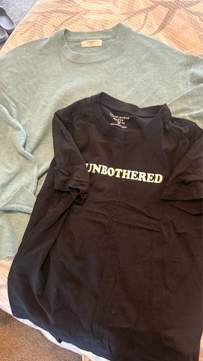 jumper and t shirt medium