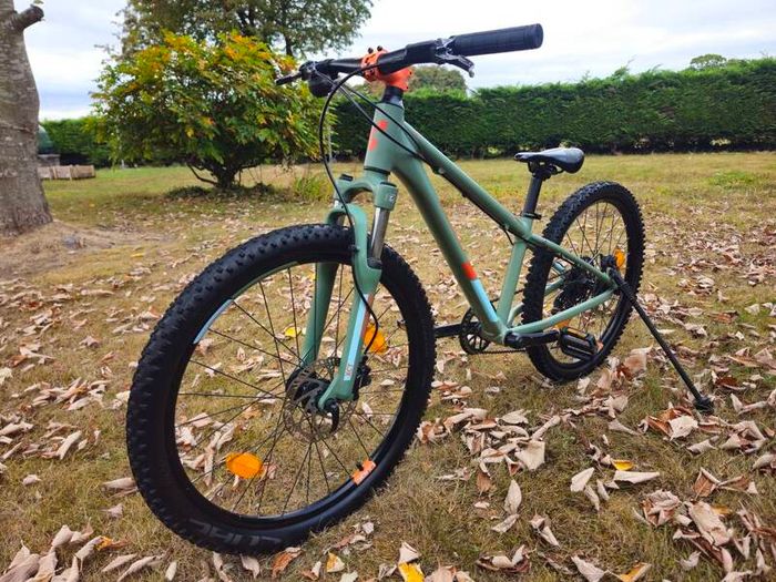 CUBE Acid 240 Disc kids bike. Cycle