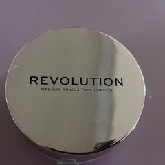 Revolution Loose Setting Translucent Powder