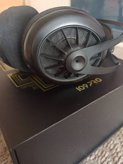 Meze 109 Pro (Black Oak) + Dekoni Audio Elite Hybrid Pads gratis