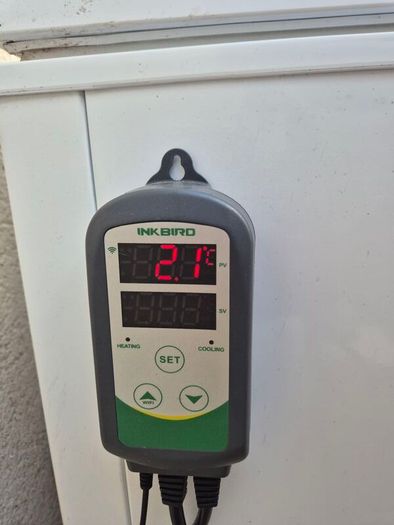 Logic 290L chest freezer