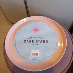 cake stand