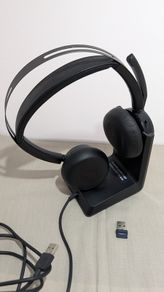 Wireless Headset Poly Voyager Focus 2 UC Wireless Headset  Complete Set with Charging Stand & BT700 Dongle (Mint Condition)