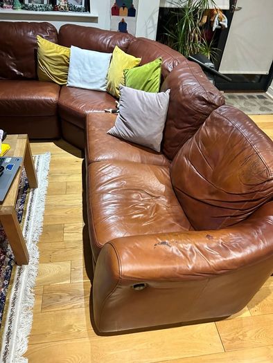 Electric reclining couch