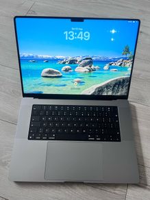 Macbook Pro 2021 16" M1 like new condition