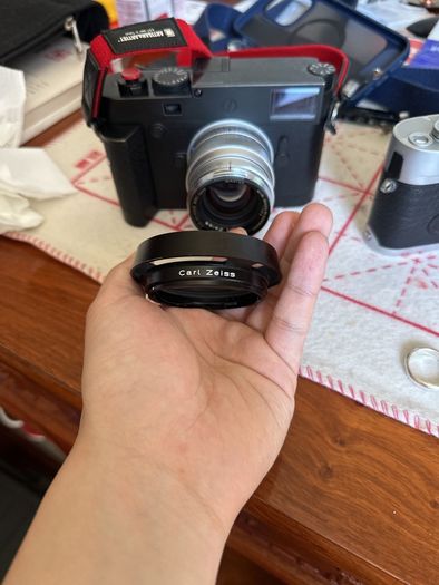 Like New! Carl Zeiss Planar ZM 50mm f/2 Lens for Leica M mount
