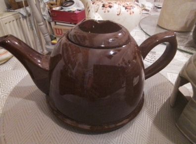 Brown Everhot Teapot with Chrome Cosy
