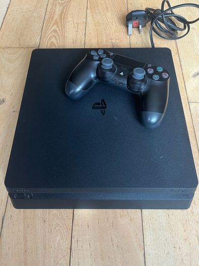 PlayStation 4 Slim and games