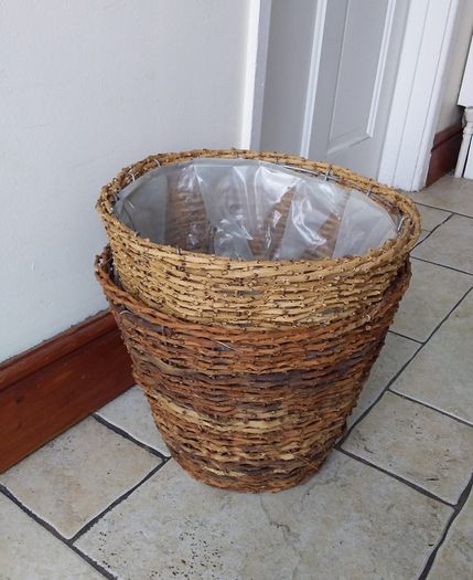 Weaved Plant Pots (2) Twigs