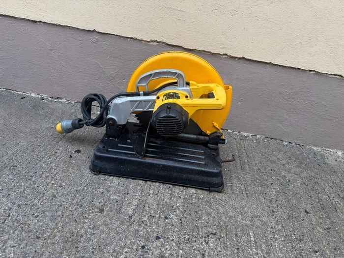 DeWalt DW872 355mm 110V metal-cutting chop saw