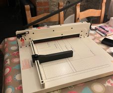 VEVOR A3 Guillotine Paper Cutter 43.2cm, 400 Sheet Capacity