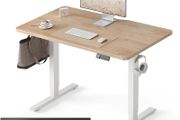 Electric Standing Desk For Gaming 100 x 60 cm Heigh Adjustable Stand up Table with digital display controller Sit Home Office Splice Board White Frame/Oak Top