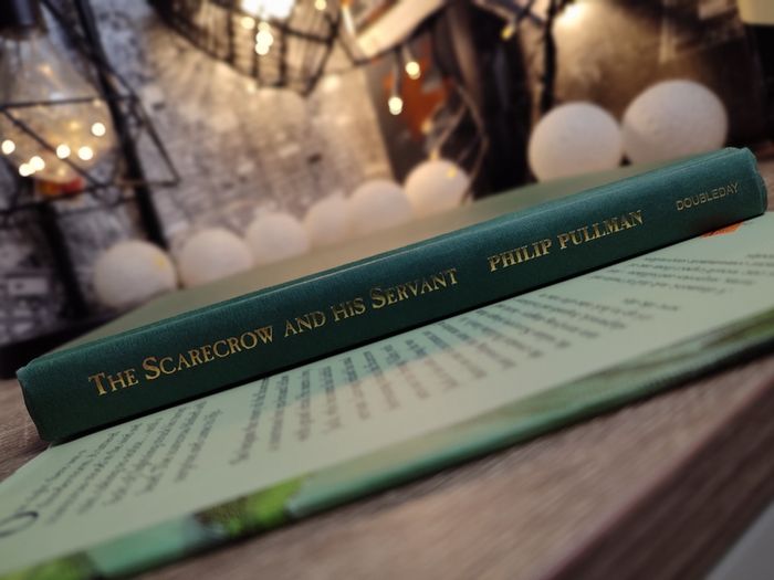 The Scarecrow And His Servant ! by Philip Pullman ! Hardcover ! 2004 ! by Doubleday !