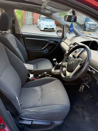 Toyota verso 2.0D4D Luna Skyview Nct 2/27 155km