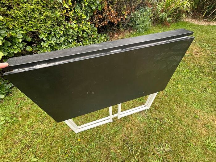 Smart designer collapsible computer desk for sale in very good condition