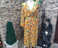 Boohoo Plus size mustard yellow midi with purple and blue print uk 18