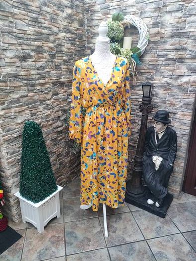 Boohoo Plus size mustard yellow midi with purple and blue print uk 18