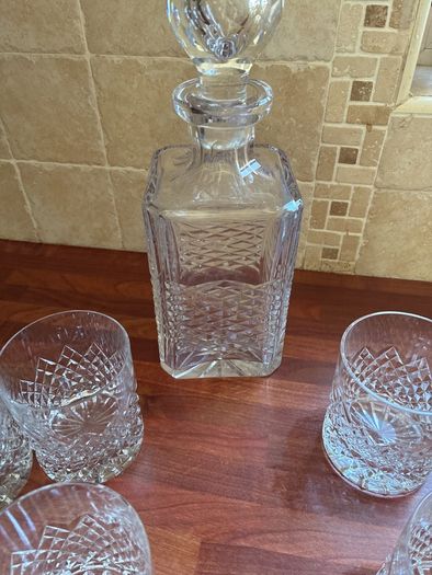 Innisfree 6x tumblers and 1x decanter