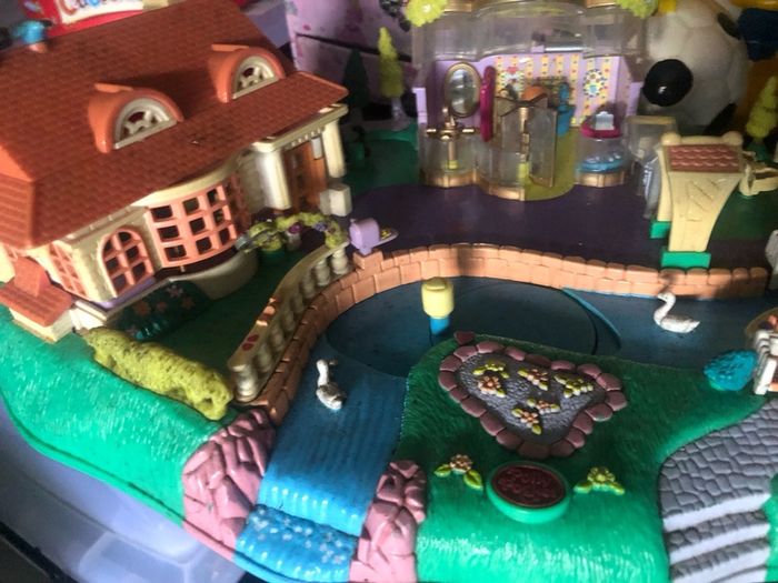 Price drop!! Polly Pocket Village Boutique House Park Playground Lake Bluebird Toys UK 1996
