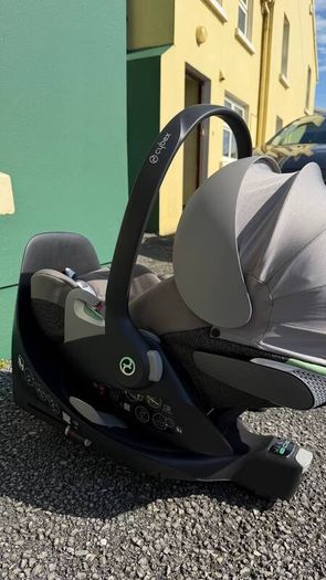 Cybex Cloud T i-Size Car Seat + ISOFIX Base (Excellent Condition)
